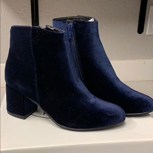 Steve Madden “Herow” Velvet Boot